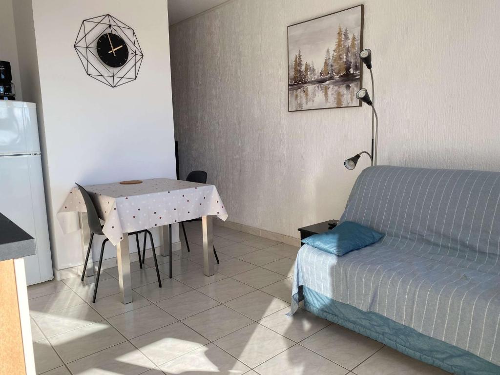 T1 rénové avec balcon, clim, wifi, à Balaruc-les-Bains - FR-1-553-220 - 3