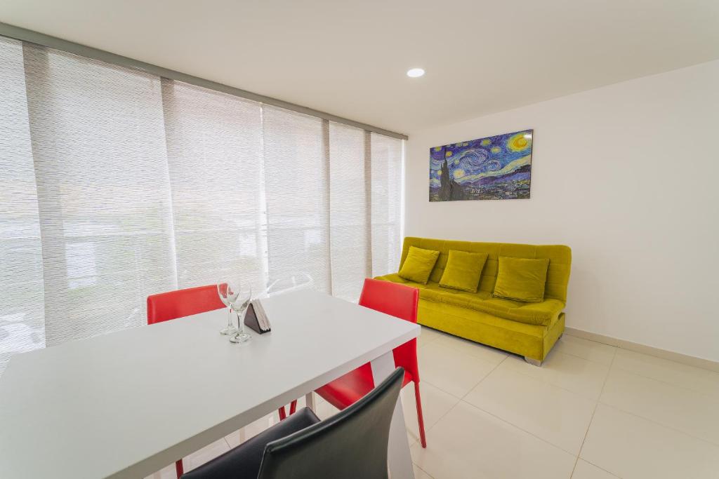 Exclusivo Apartaestudio en Pinares 4 - 1