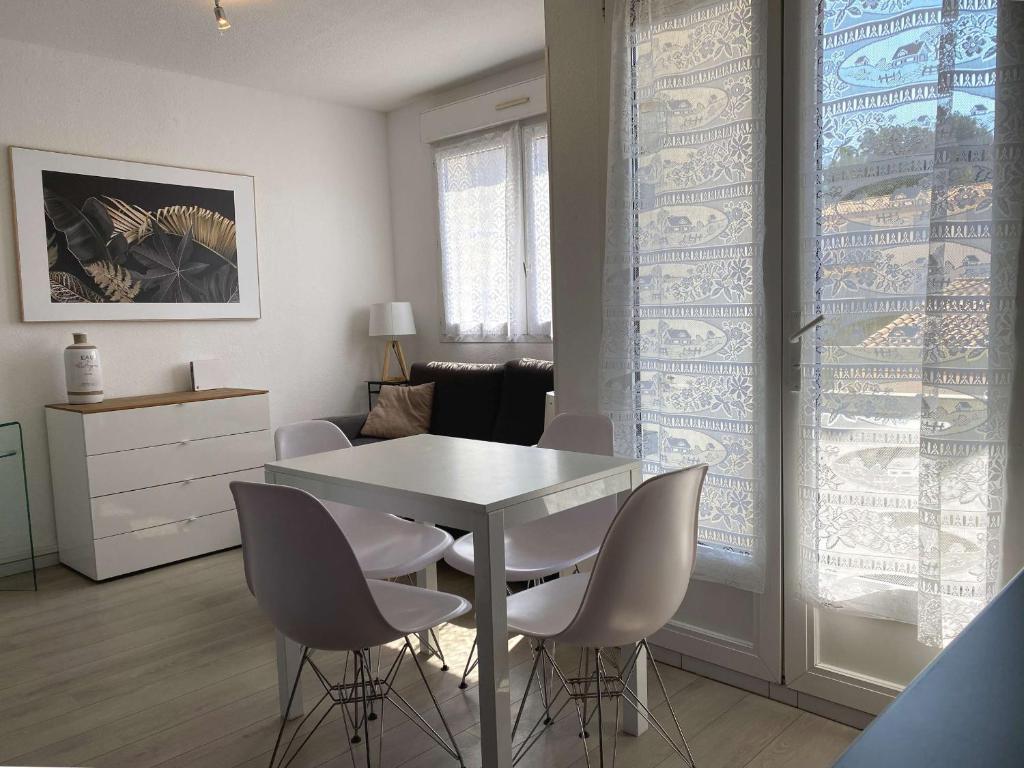 Charmant T2 au cœur du village avec garage, balcon ensoleillé et wifi à Balaruc-les-Bains. - FR-1-553-183 - 1