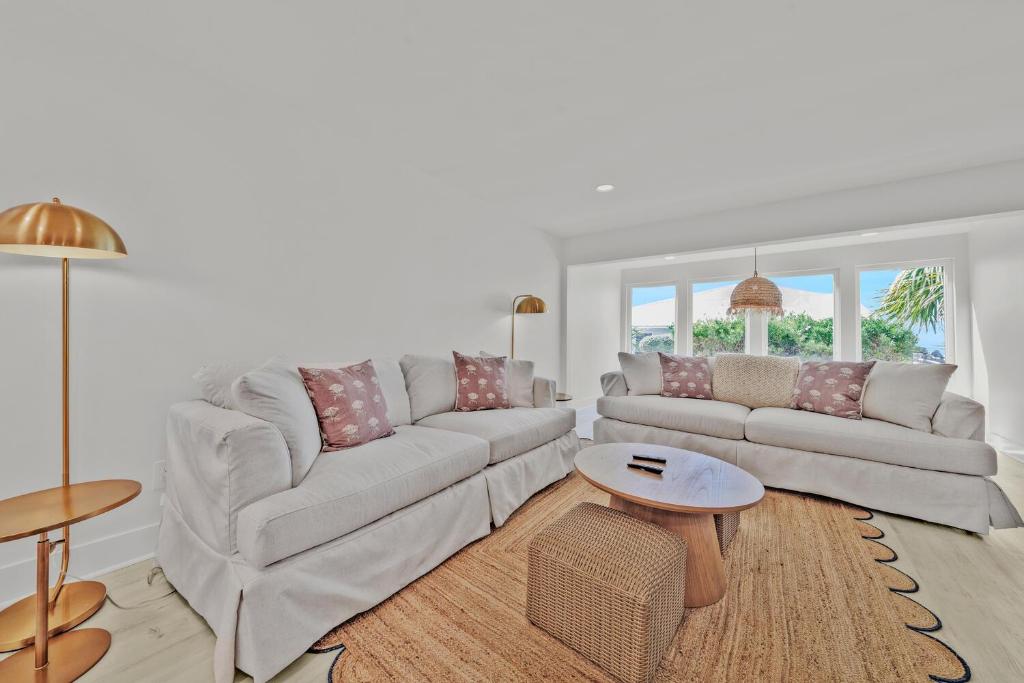 Gulf Front, Stunning Views! Newly Renovated! Dolphin Watch #1, Seacrest