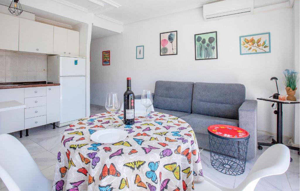 Awesome Apartment In Torrevieja - 2
