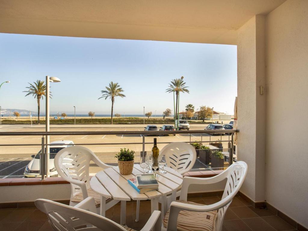 Apartamento en Empuriabrava: Frente al Mar, Piscinas, Parking y Vistas a la Bahía - HISP-288-39 - 2