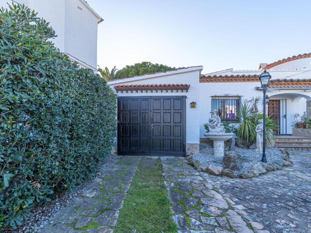 Casa con Piscina, Gran Amarre y 4 Dormitorios en Castelló d'Empúries - HISP-288-53 - 3
