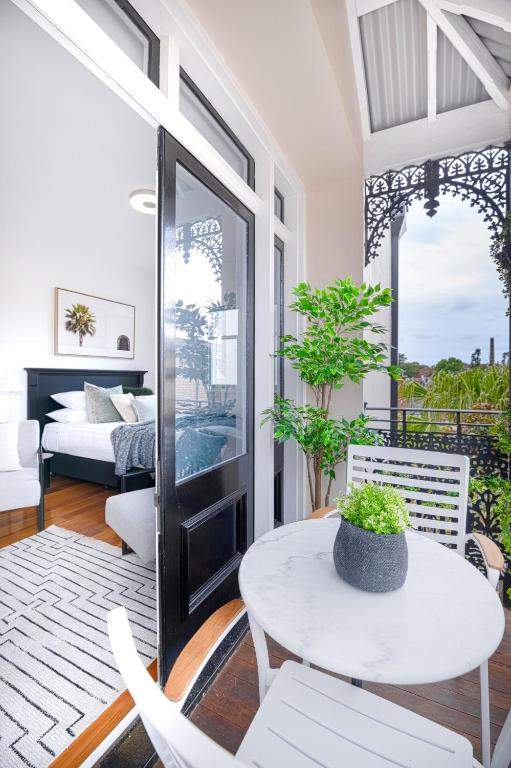 Designer Styled Studio in Central Trendy Glebe, Sydney