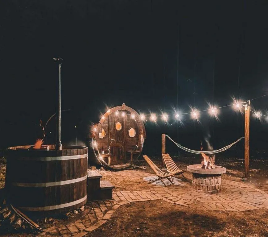 Barrel Land Blidinje - Drvena bačva za spavanje，位于波素斯捷的酒店