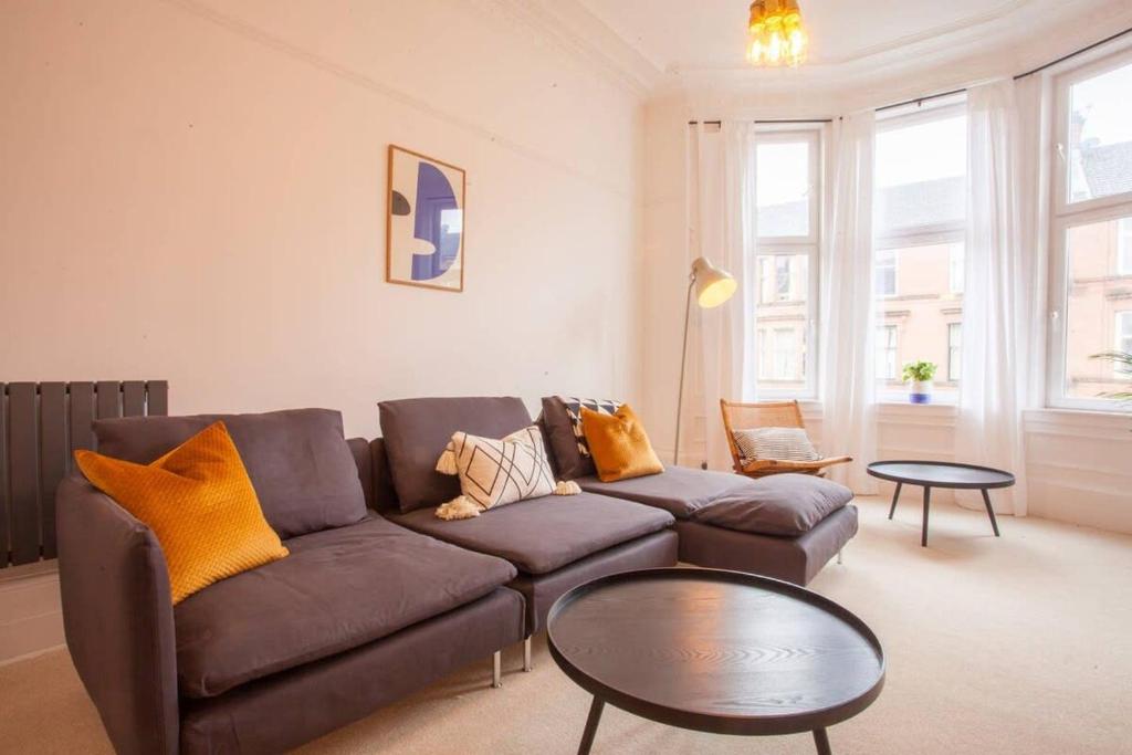 Stunning 2 bed property in heart of West End, Glasgow