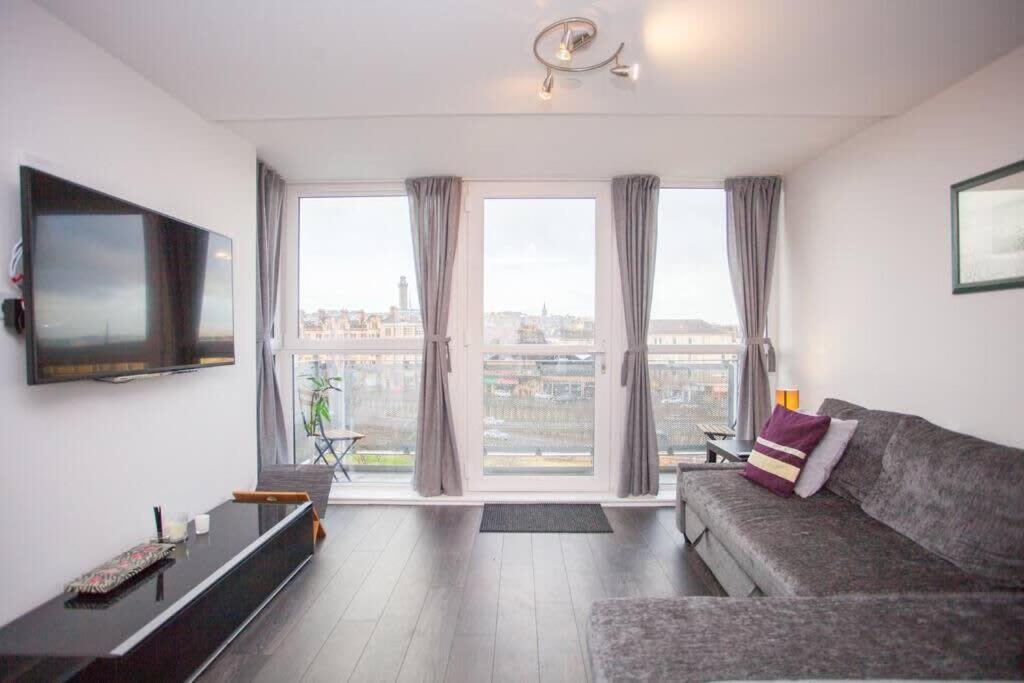 Beautiful Flat with Panoramic Views over the City, Glasgow