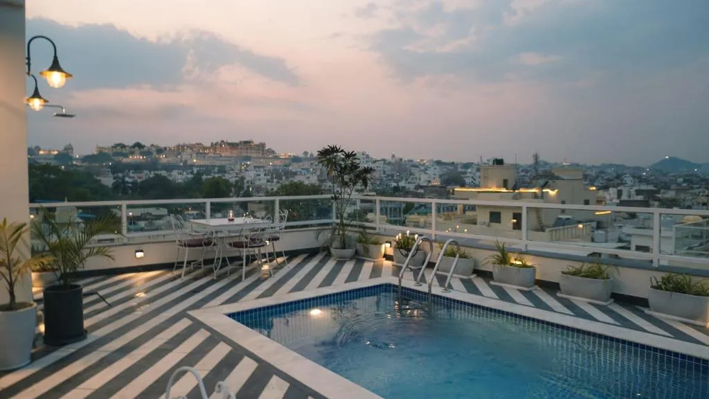 Hotel Naren Villa，位于乌代浦的酒店