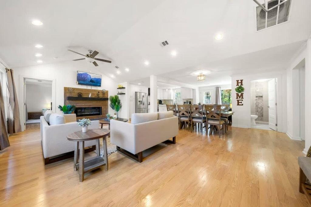 Gorgeous EST Mercedes Stdm 10-min Patio Slps 10, Atlanta