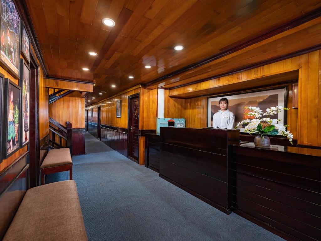 Hera Grand Lux Cruise on Ha Long Bay