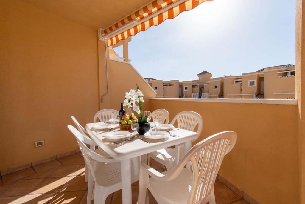 Benimar 13 - Two Bed overlooking the pool - 4