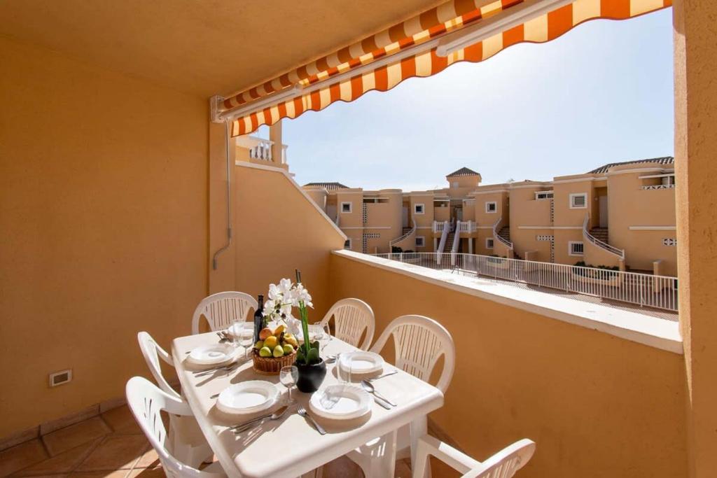 Benimar 13 - Two Bed overlooking the pool - 5