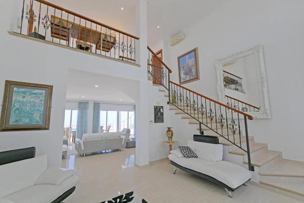 Villa Athena with private heated pool and sea views - 3