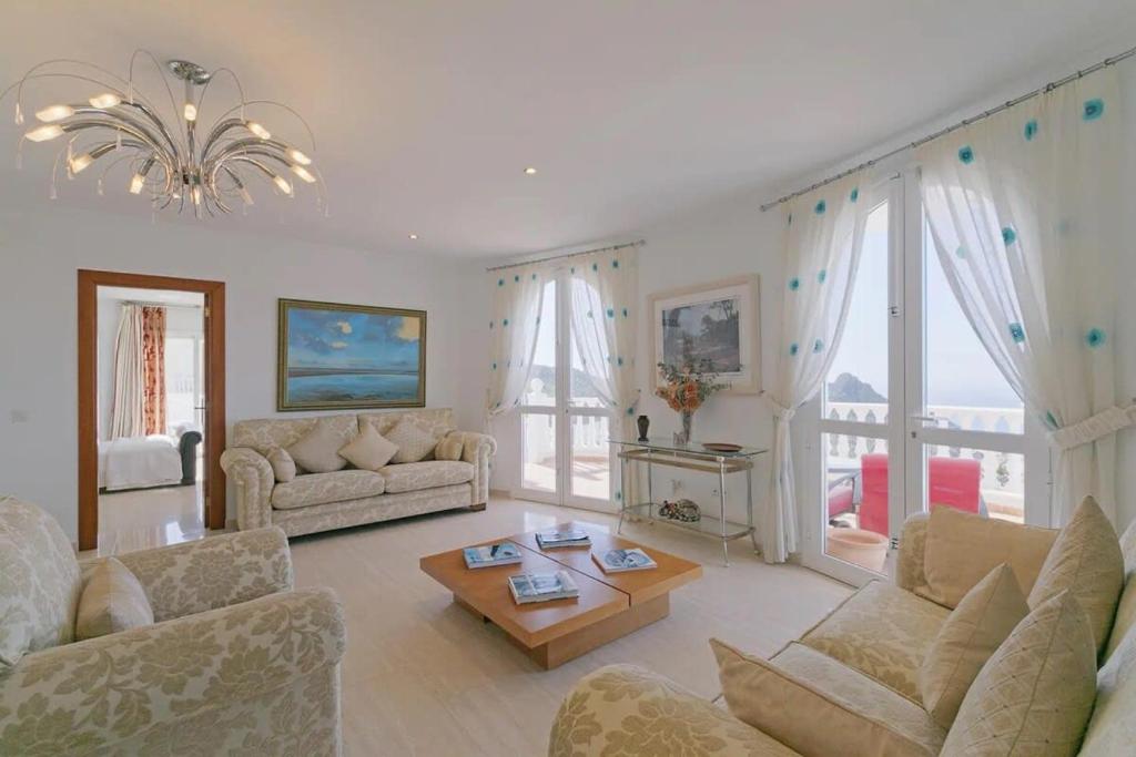 Villa Athena with private heated pool and sea views - 4
