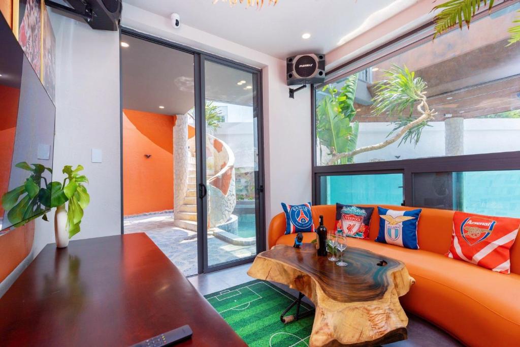 Wabi Sabi Villa * Hồ Bơi Thác Nước 140 m2 * Phòng Karaoke Thủy Cung