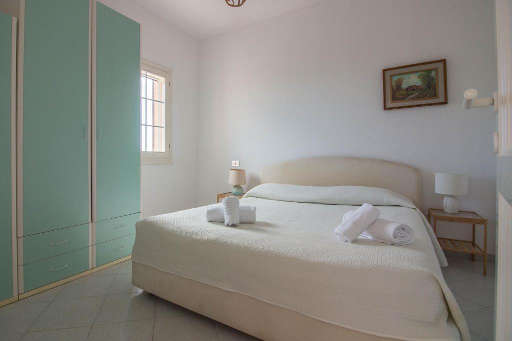 GuestHost - Golfo Aranci Sunny Retreat Apartment with Terrace! - 3