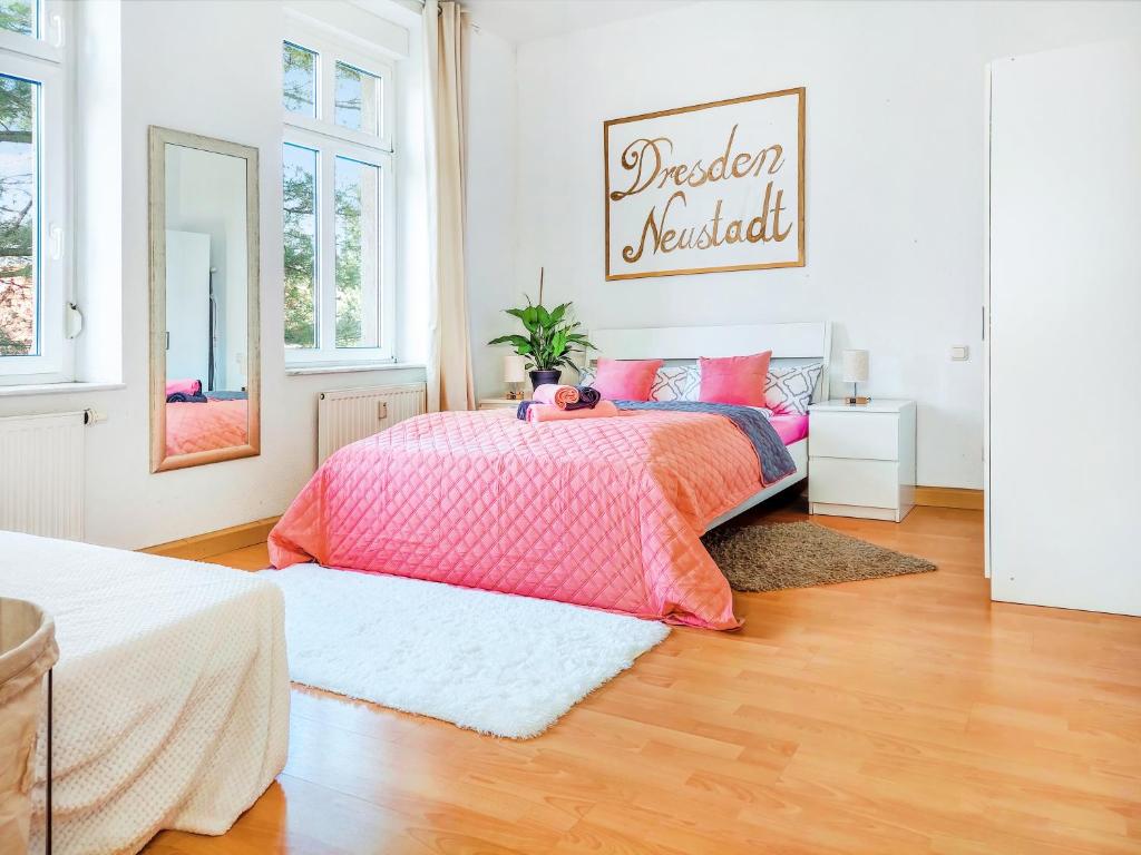 Bis 6 Personen - Helle, Ruhige Whg, 2 Bäder, DD Neustadt - Top Lage, Drážďany