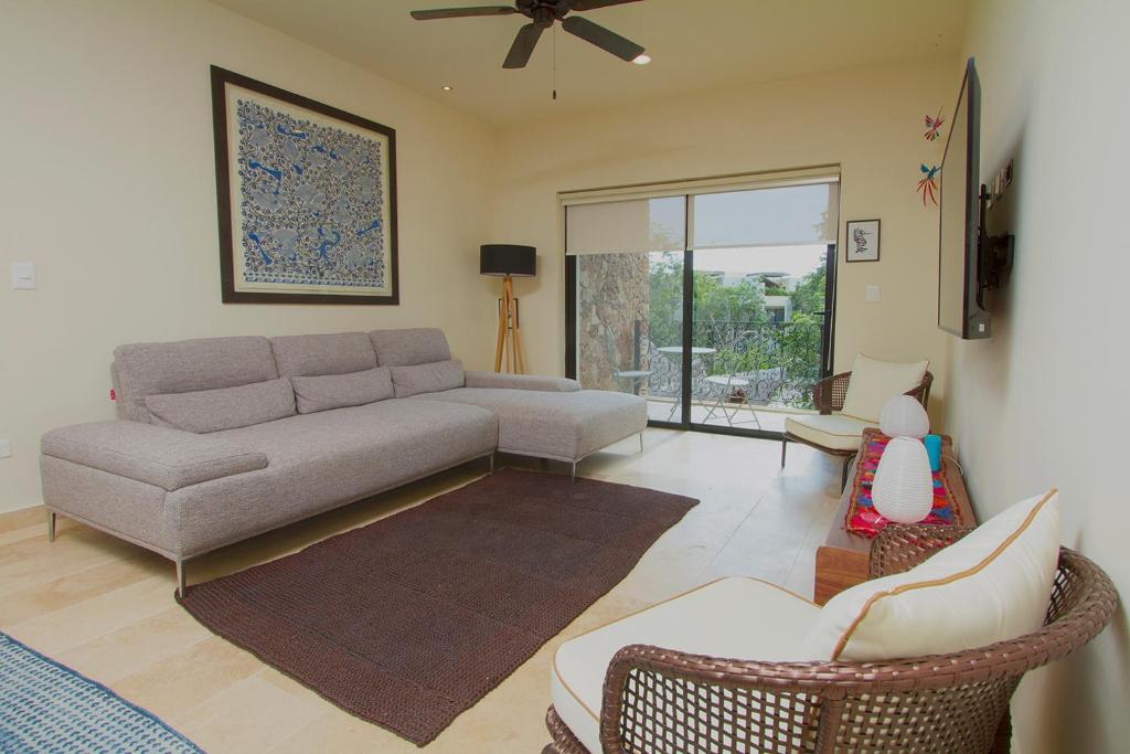 3BR Penthouse with Private Rooftop and Jacuzzi and Beach club access - 2