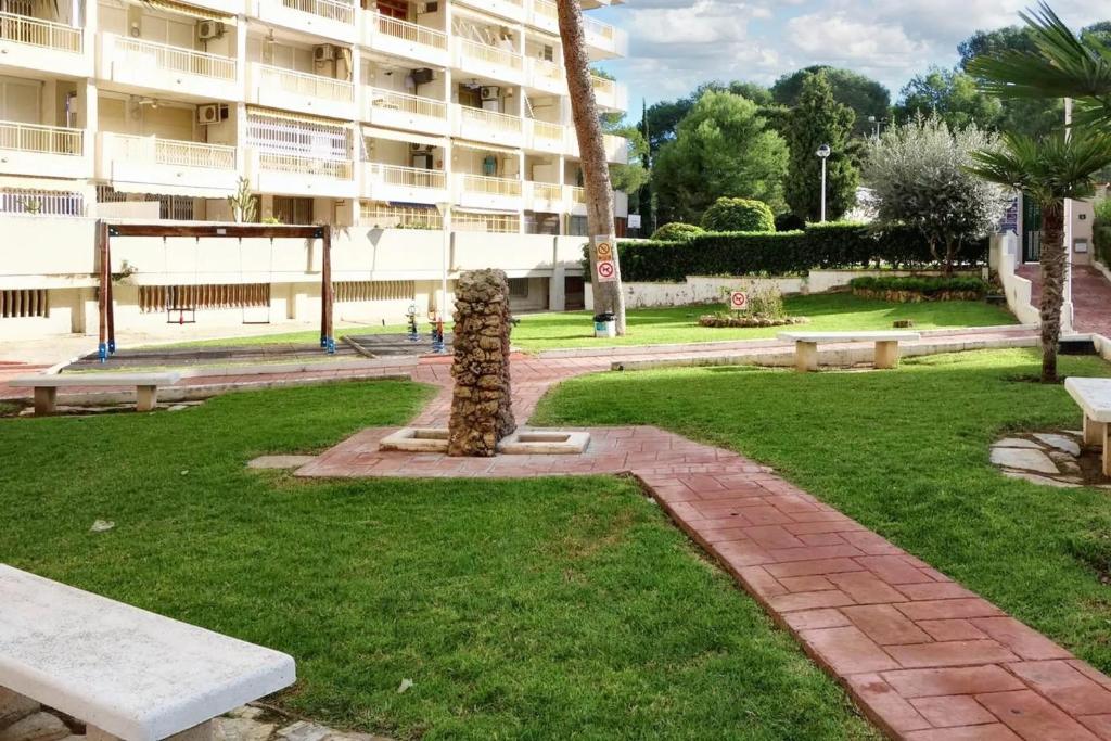 Modern Apartment in Salou with Shared Pool - 4