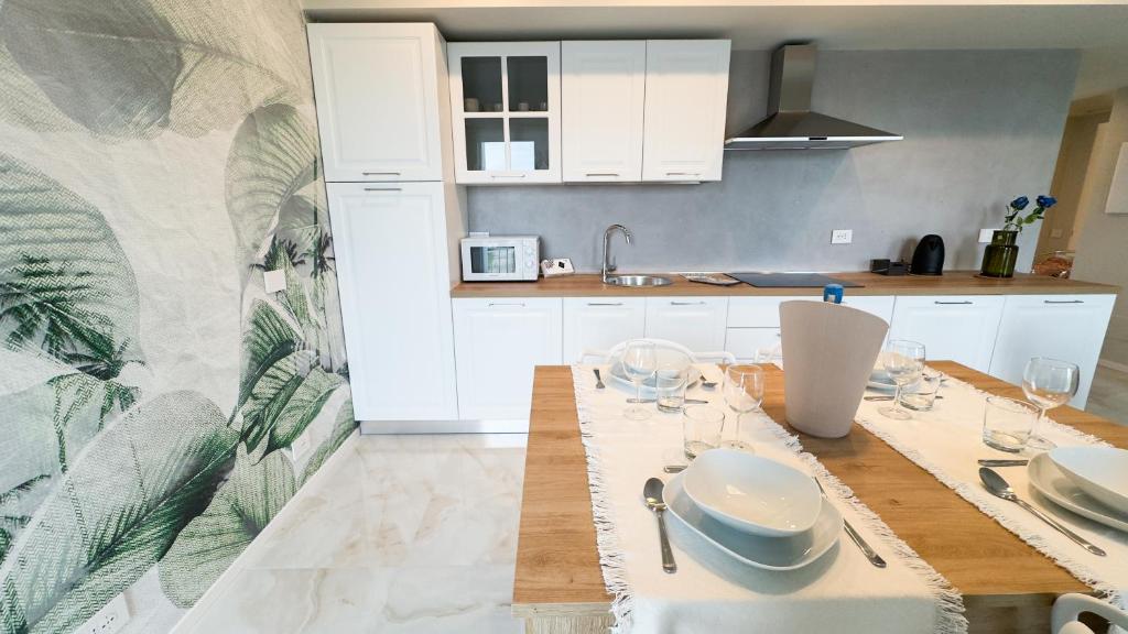 Seafront Modern Acquamarine Suite by Ca-Sa Check, Chioggia