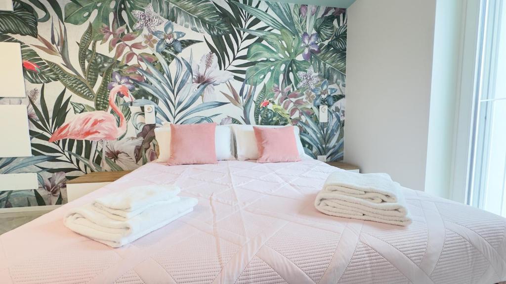 Fairmont Seafront Flamingo Suite by Ca-Sa Check - 4
