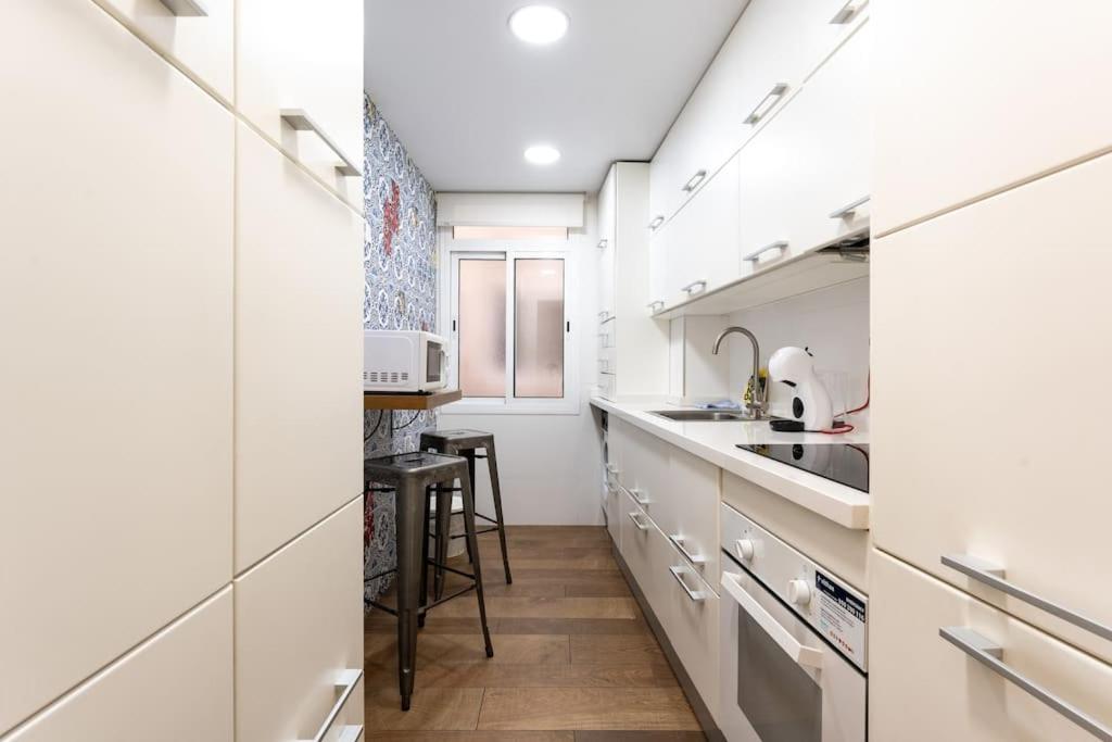 Super central Malaga Flat with Terrace and Free Parking - 3