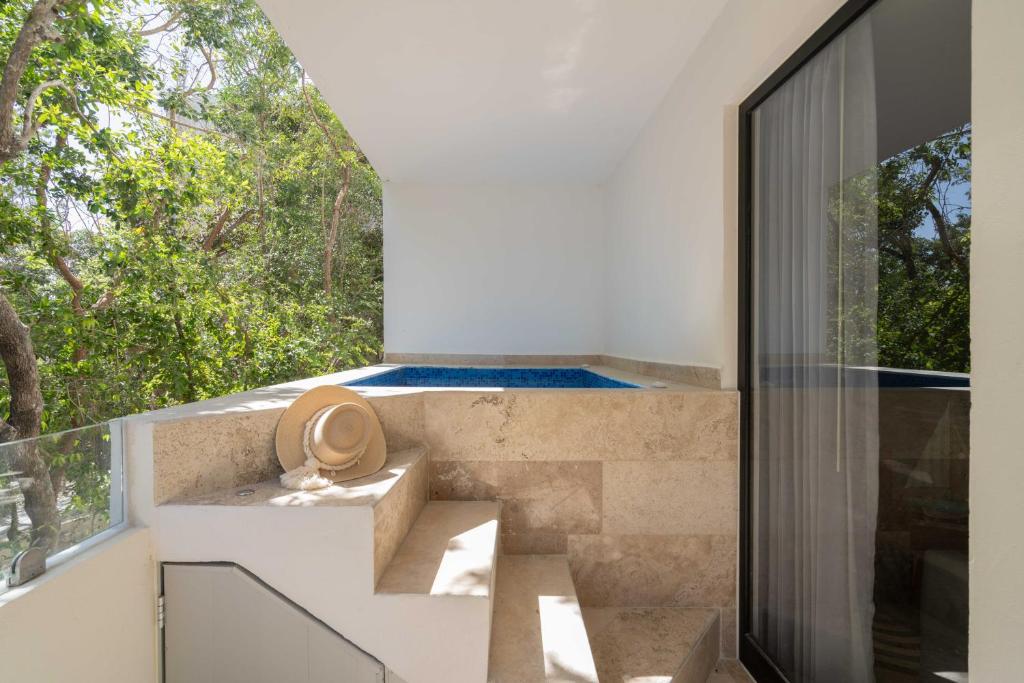 2 BD with Private Plunge Pool and Terrace - 2