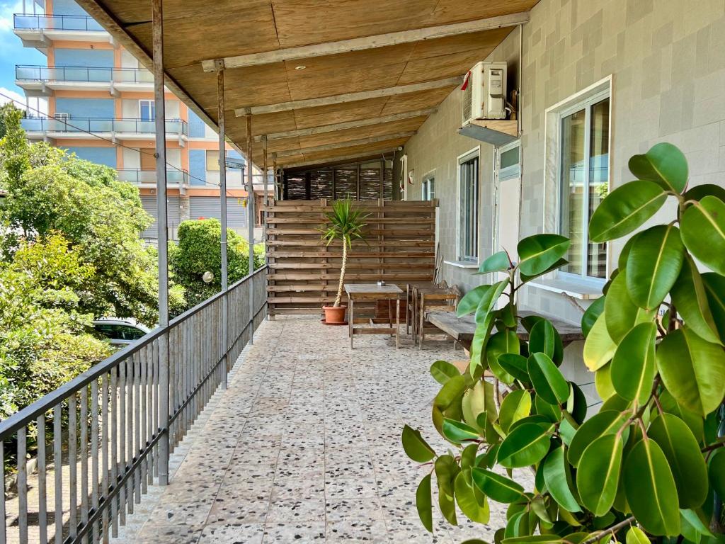 Appartamento Vacanze con Accesso Spiaggia Terrazzo e Parcheggio - 2