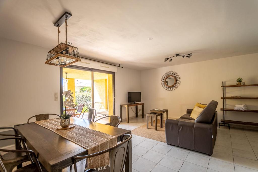 location de vacances figuier avec jardin barbecue piscine chauffée à Calvi - 4