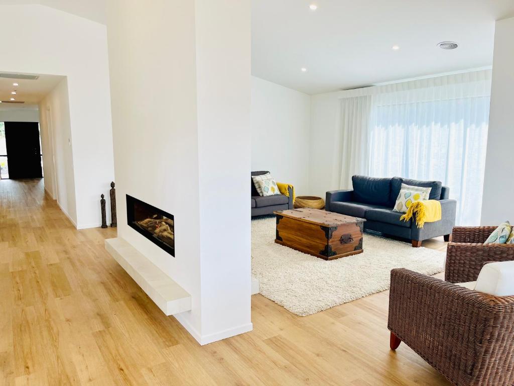 Kinloch Lake View, Kinloch