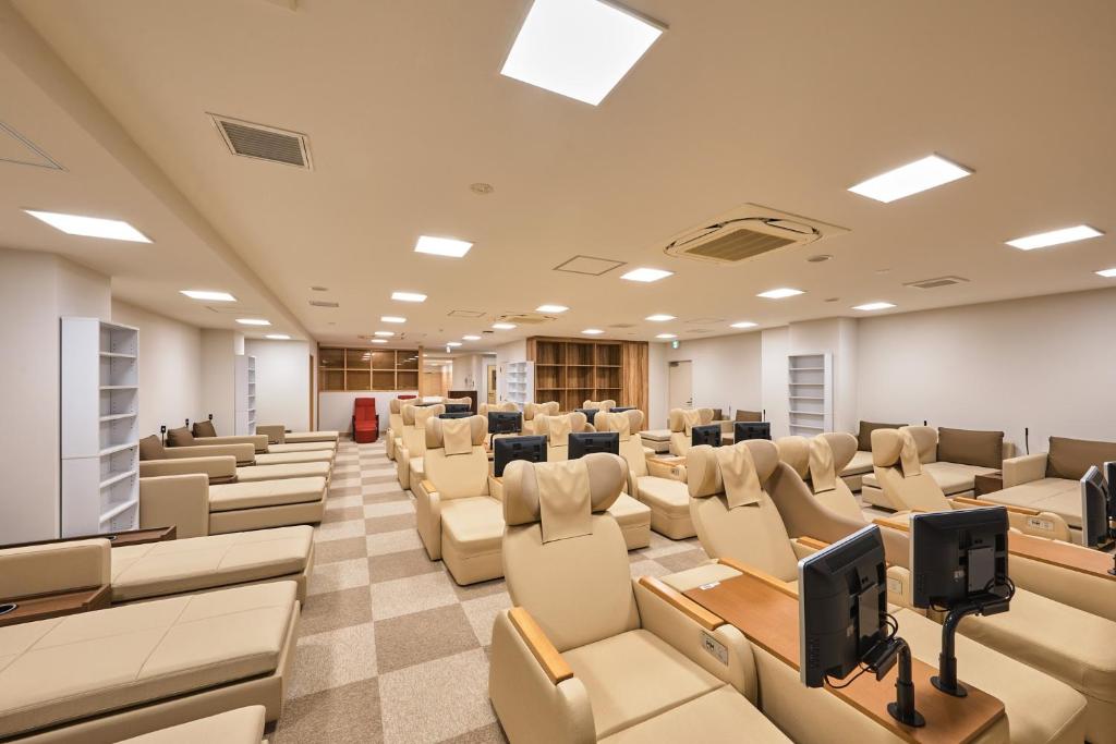 Shared lounge/TV area