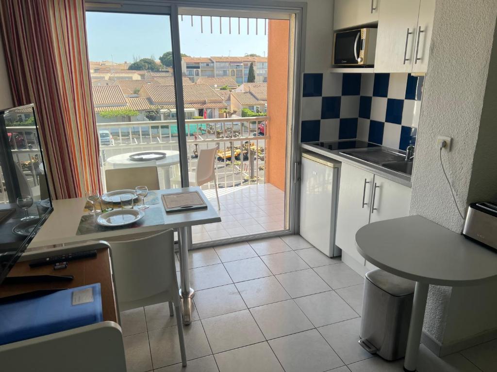 PRIMAVERA Agréable T2 résidence avec piscine Plage Richelieu Cap d'Agde - 4