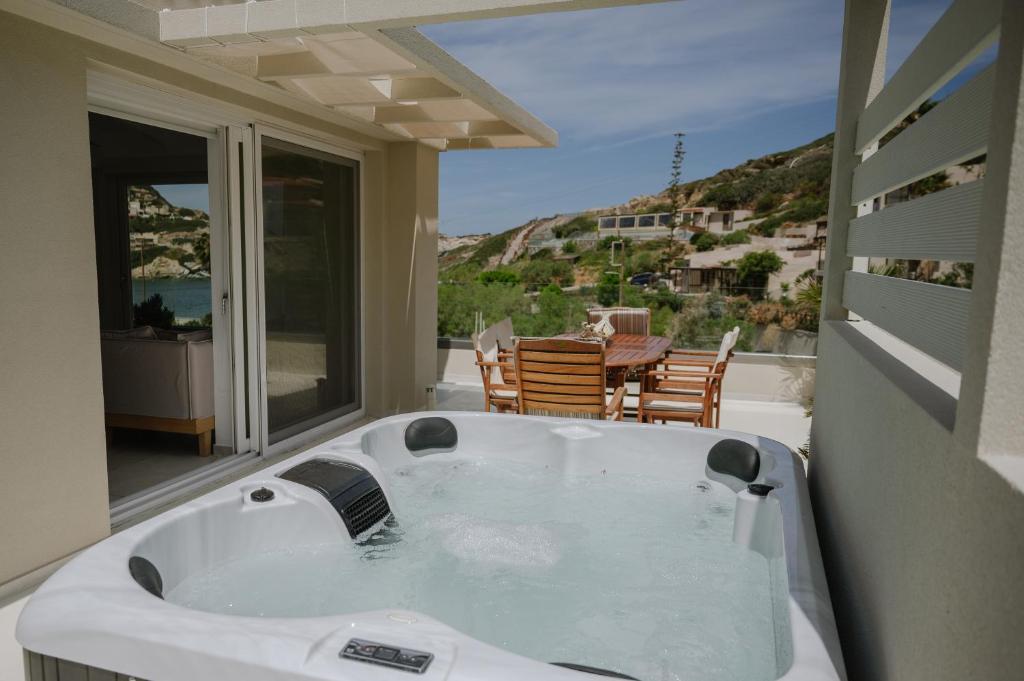 Deluxe Suite with Spa Bath, Dora Apartments in Crete Island