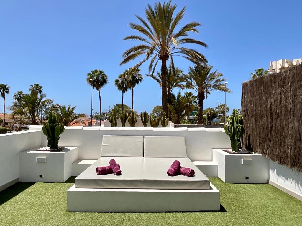 Las Americas Luxury Low-Cost Apartment with Terrace & Views - 1