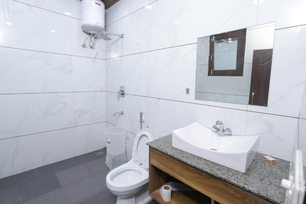 Hotel Razia Up to 25% off - Hotel Razia inn