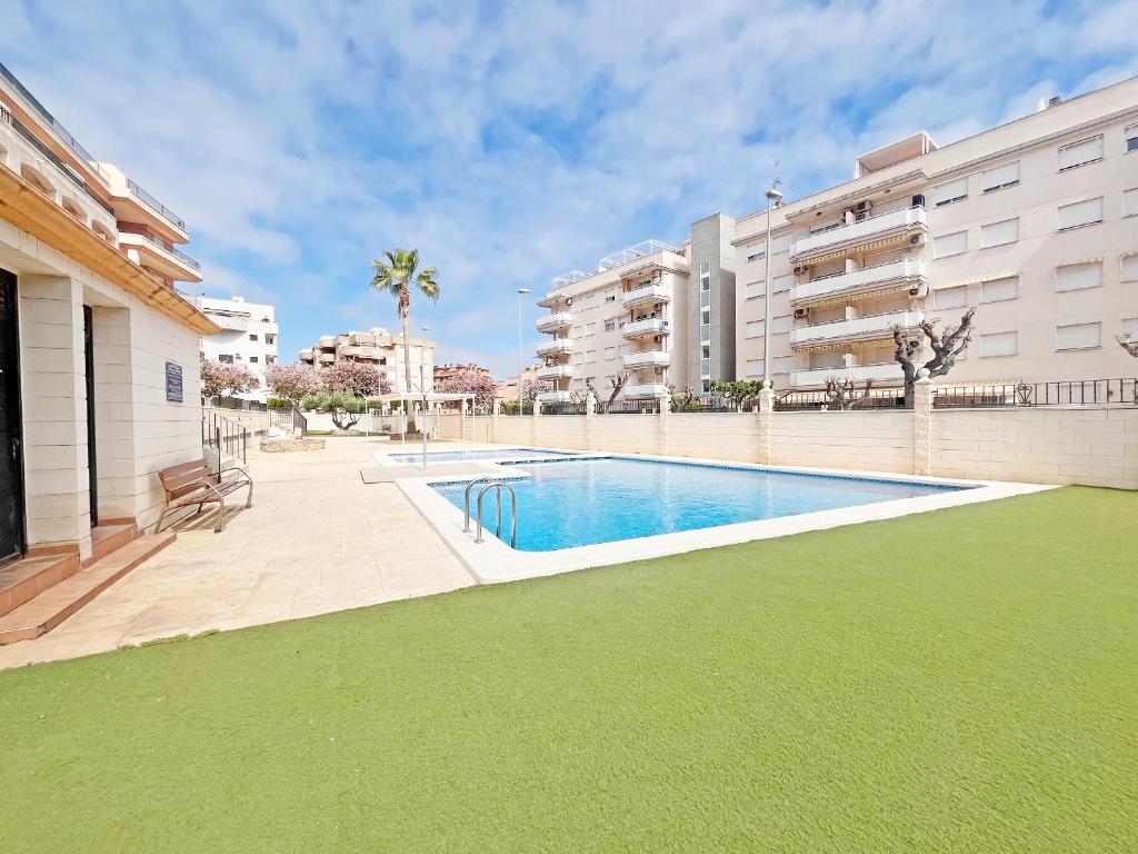Global Vacacional, Apartamento con piscina y terraza en la playa de Canet - 2