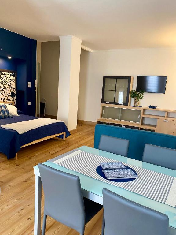 Blue Suite - 3