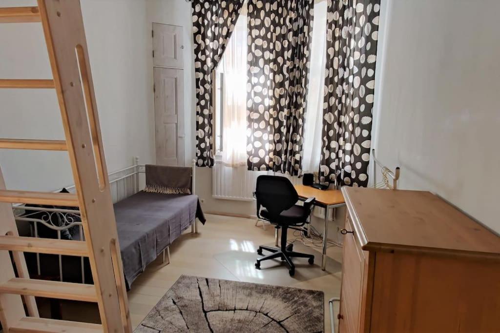 Spacious ground-floor apartment in Etu-Töölö, Helsinky