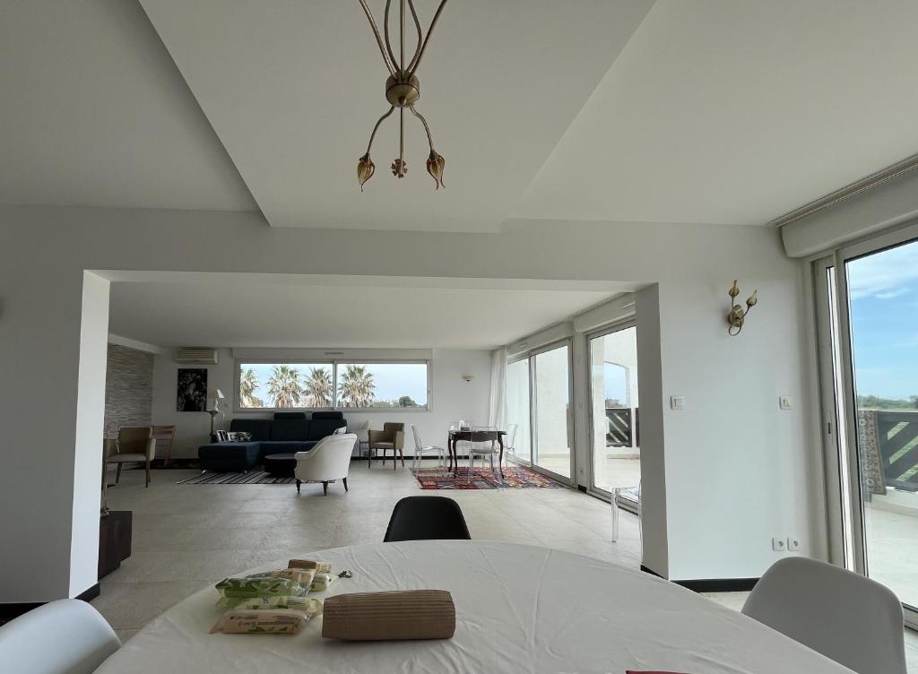 St Cyprien - Marquard family, Saint-Cyprien