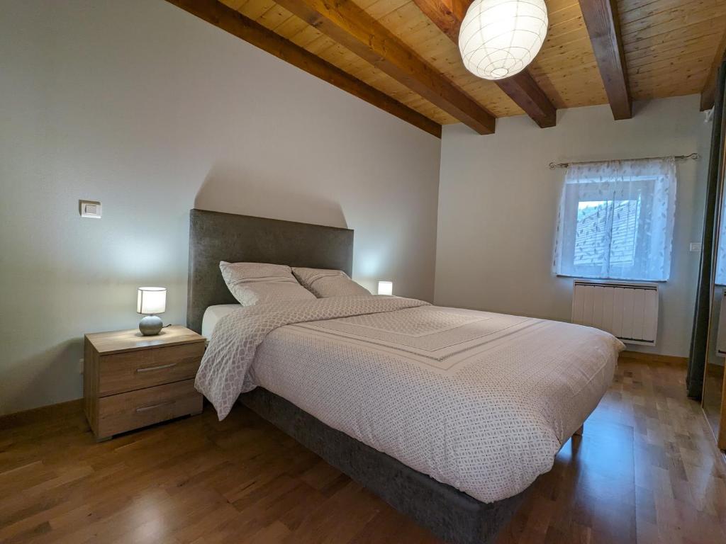 Petite maison de village située entre lacs, cascades et montagnes