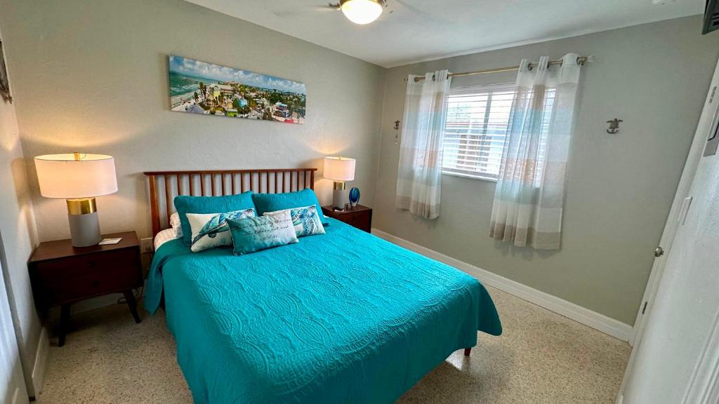 Turtle Nest 6 - Quick Walk to Beach, Fort Myers Beach