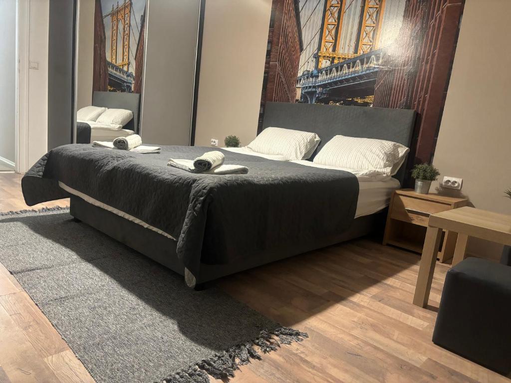 Downtown Parliament - 3