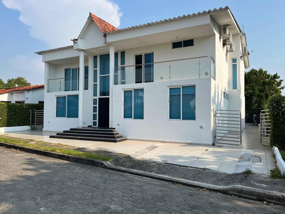 Hermosa Casa Quinta Giradot Flandes - 1