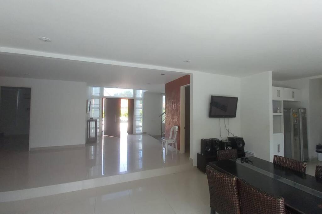 Hermosa Casa Quinta Giradot Flandes - 4