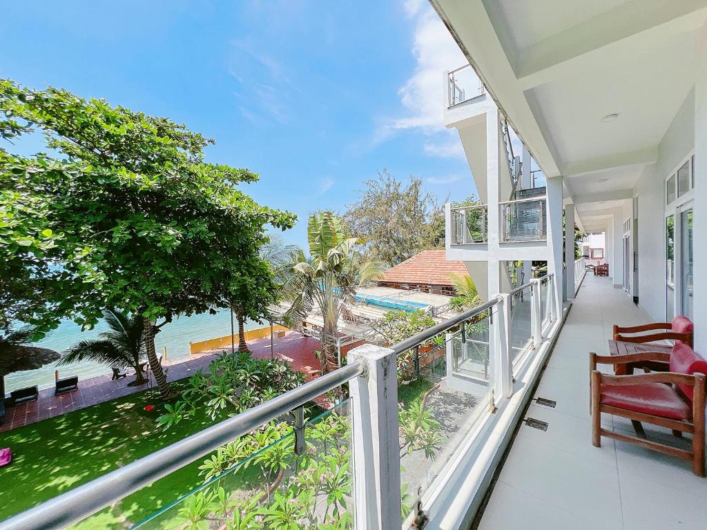 SandBeach Resort