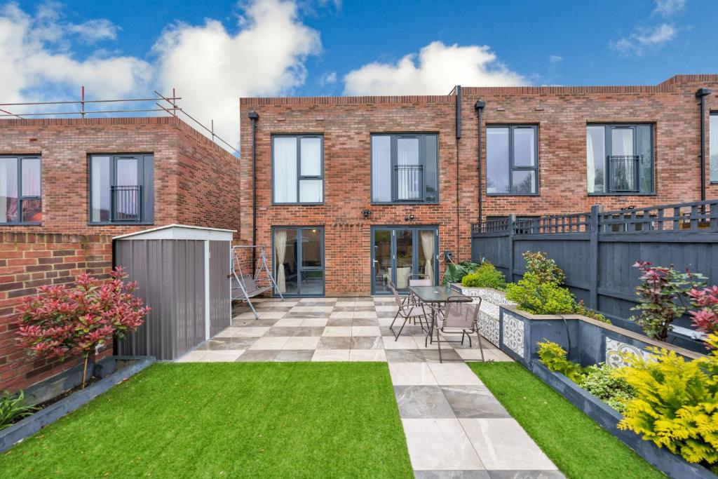 3 bedroom house in Bricket wood, St Alban, Garston