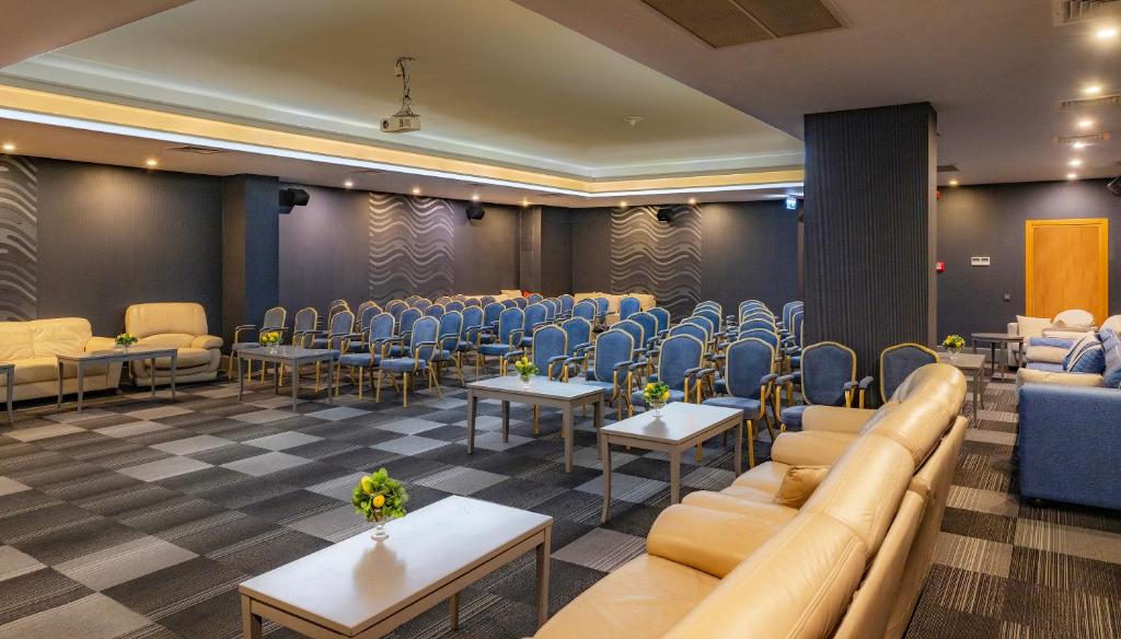 Toplantı odası / Geniş salon