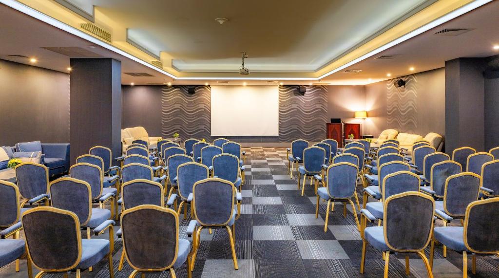 Toplantı odası / Geniş salon