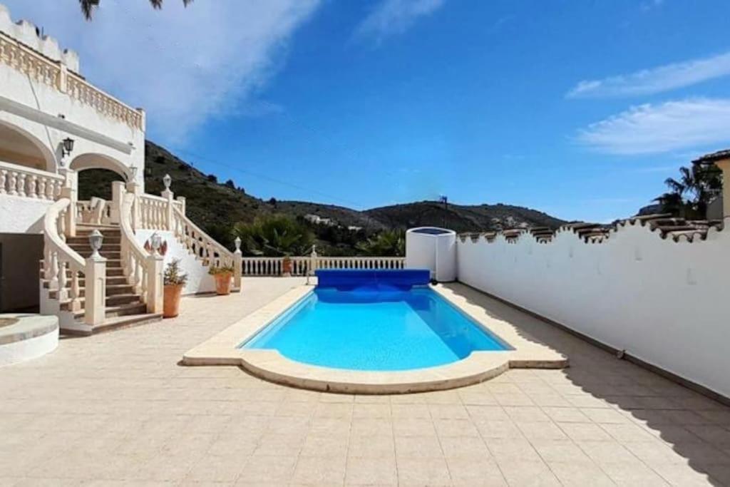 Vista Portet, sleeps 10, Private Pool, Sea Views, Squash, 1 km from El Portet beach - 3