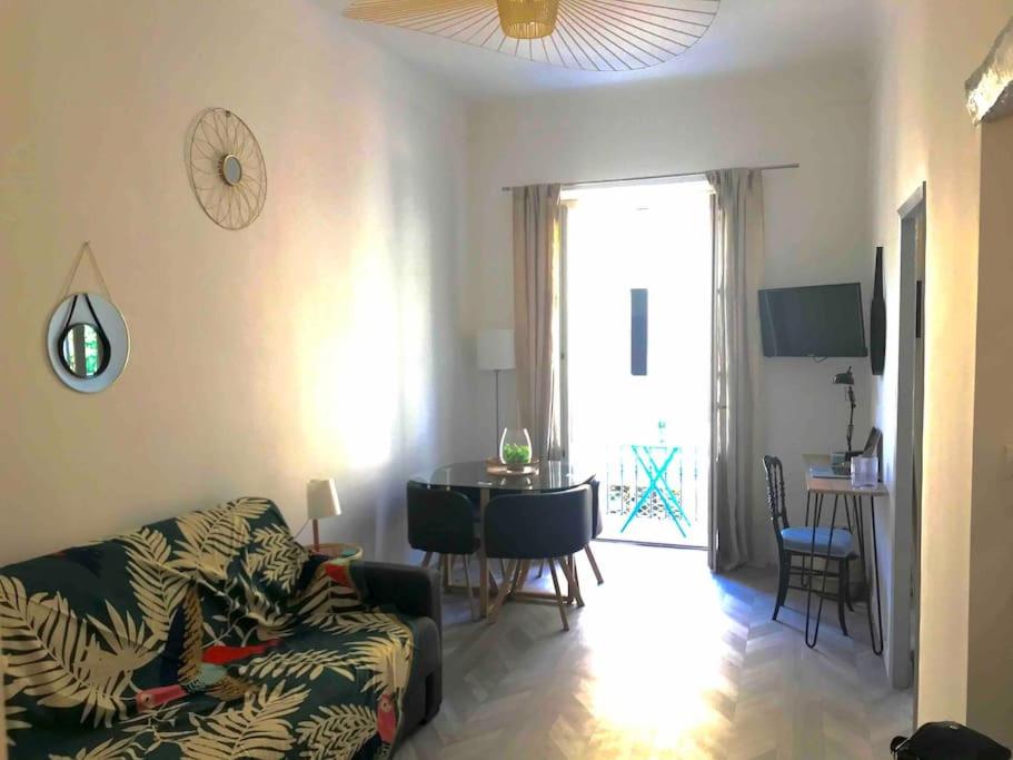 CHeZ FANNY - Ravissant 2 pièces avec balcon - 2
